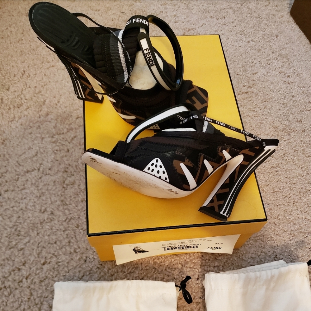 🚫SOLD🚫🌟💐HP🌟💐Fendi Heels - Picture 5 of 5